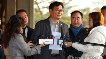 (3rd LD) Ex-DP leader Song questioned over cash-for-votes scandal