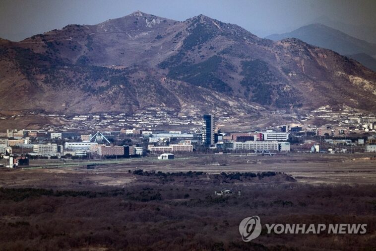 (LEAD) N. Korea illegally running 30 S. Korean-owned facilities at Kaesong complex: Seoul