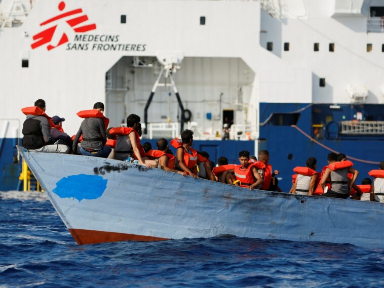 Al menos 61 solicitantes de asilo se ahogan tras naufragio frente a Libia: OIM