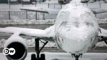 Alemania: El aeropuerto de Múnich reanuda sus vuelos tras las fuertes nevadas