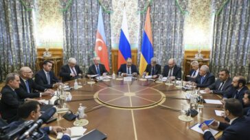Armenia y Azerbaiyán prometen "normalizar las relaciones" e intercambiar prisioneros de guerra