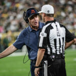 Asignaciones de árbitros de la NFL Semana 15: árbitros asignados para los juegos del domingo y lunes