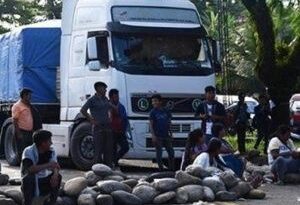 Bolivia: Camioneros del Chapare ponen fin al bloqueo de carreteras
