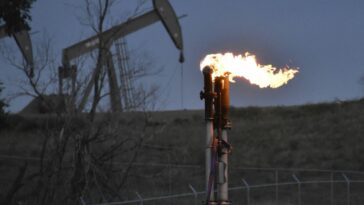 COP28: 50 petroleras se comprometen a casi acabar con las emisiones de metano para 2030