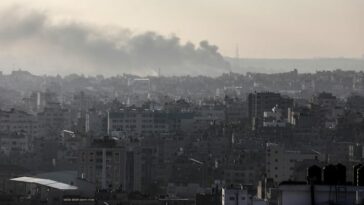 Rocket fire from Gaza Strip  credit: Reuters/Majdi Fathi