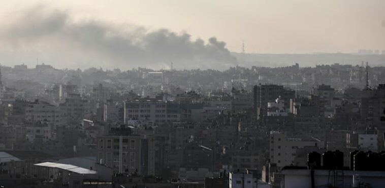 Rocket fire from Gaza Strip  credit: Reuters/Majdi Fathi