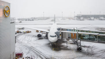 El aeropuerto de Múnich vuelve a cerrar debido a la nieve y el hielo