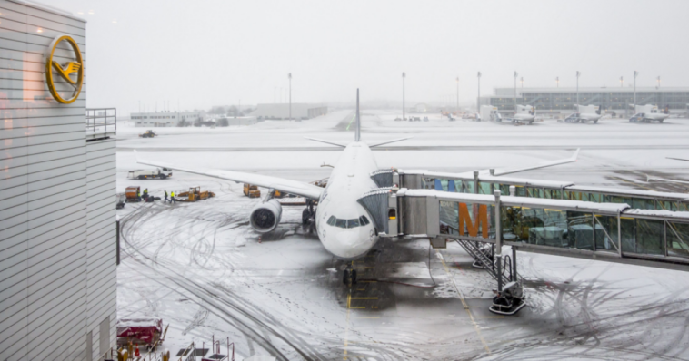 El aeropuerto de Múnich vuelve a cerrar debido a la nieve y el hielo