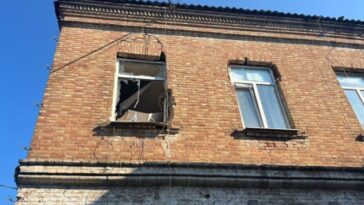 El ejército ruso ataca a Beryslav con un UAV y deja un civil herido