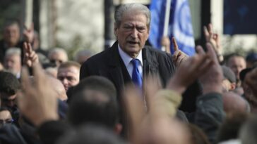 El ex primer ministro de Albania está bajo arresto domiciliario