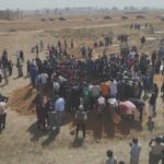 El número de muertos aumenta a 198 en Nigeria mientras los sobrevivientes comienzan a enterrar a los muertos