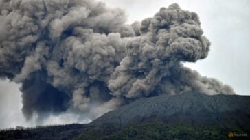 El número de muertos por el volcán de Indonesia aumenta a 22 a medida que la búsqueda se acerca al final