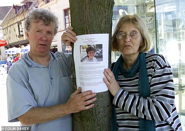 El padre de Joanna Parrish, víctima del asesinato del "Ogro de las Ardenas", dice que la familia "está traumatizada hasta el día de hoy" mientras se enfrenta cara a cara con la viuda del asesino en su juicio por la muerte del británico en 1990.