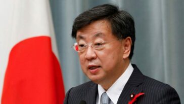 El primer ministro japonés reemplazará al secretario jefe del gabinete: informe