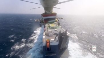 El tráfico en el Mar Rojo se detiene para muchos que buscan asistencia naval
