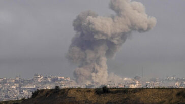 ? En directo: Israel lanza fuertes ataques en el centro y sur de Gaza
