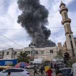 ? En directo: Israel ordena más evacuaciones en el sur de Gaza mientras los enviados presionan por una tregua