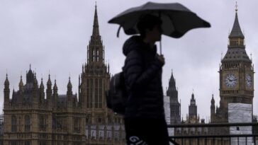 Espías rusos atacan a políticos con una campaña cibernética "maliciosa" para socavar la democracia, dice el Reino Unido