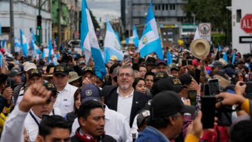 Fiscales de Guatemala amenazan con anular victoria del presidente electo Arévalo