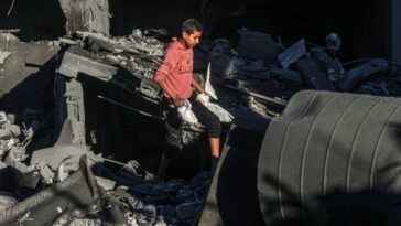 Guerra entre Israel y Hamas: el apagón de las comunicaciones y el hambre en espiral golpean a Gaza