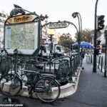 Se dice que el horrible ataque tuvo lugar después de que el presunto violador siguiera a la mujer vulnerable hasta su casa cerca del metro Blanche (entrada en la foto) en París.