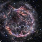 El telescopio James Webb de la NASA capturó imágenes de los restos de la supernova Cas A que explotó hace 340 años.