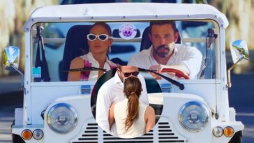Jennifer Lopez y Ben Affleck no pueden quitarse las manos de encima en una escapada al Caribe con Mini Moke