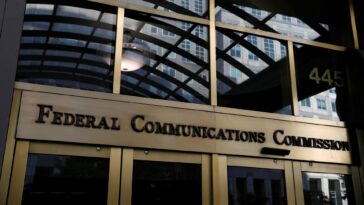 La FCC vota para prohibir las tarifas de terminación de servicios de cable y satélite