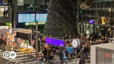 La Misión de la Ciudad de Berlín celebra un servicio navideño en la estación de tren