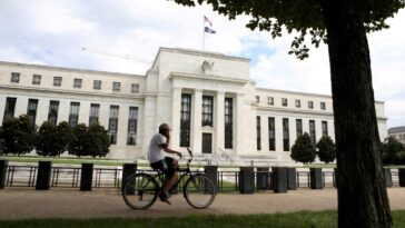 La Reserva Federal está "desconectada" de la realidad y deberá recortar los tipos cinco veces el próximo año, dice un gestor de cartera