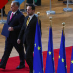 La UE enfrenta el desafío de Orban de Hungría por sus planes de aumentar el apoyo a Ucrania
