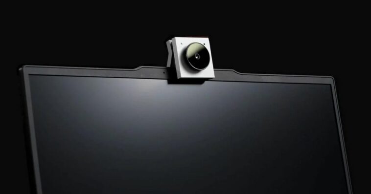 La pequeña cámara web Tadpole de Opal, compatible con portátiles, ya tiene un 20 por ciento de descuento