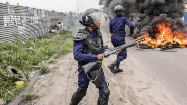 La policía de la República Democrática del Congo dispersa una protesta prohibida por la oposición