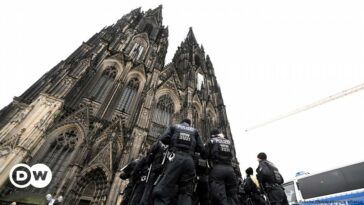 La policía refuerza la seguridad en la catedral de Colonia para el Año Nuevo