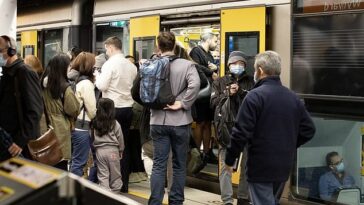 Los australianos huyen en masa de la congestión de Sydney a medida que la inmigración extranjera aumenta a un ritmo récord