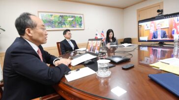 S. Korea, Britain finance chiefs discuss economic dialogue, investment ties