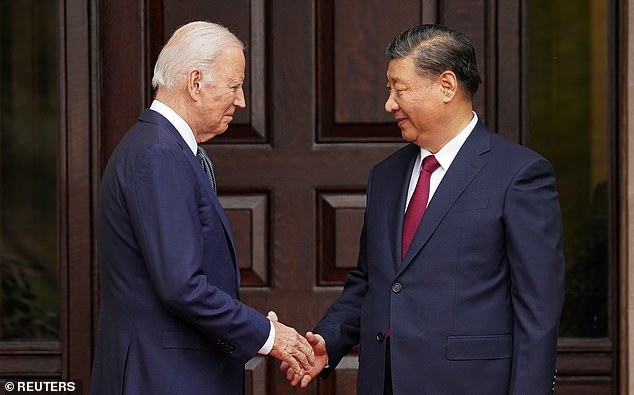 Joe Biden y Jinping se reunieron el miércoles por primera vez en más de un año para mantener conversaciones de alto riesgo para tratar de enterrar el hacha en medio de tensiones peligrosamente crecientes entre Washington y Beijing.