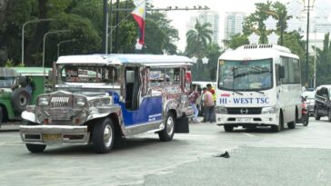 Los temores de perder medios de vida aumentan a medida que los conductores de jeepneys de Manila protestan por la eliminación gradual de vehículos icónicos