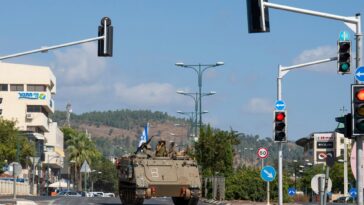 Ministro israelí Gantz dice que la situación en la frontera con el Líbano "exige un cambio"