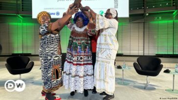 Mujeres camerunesas reciben el Premio Alemania-África 2023 por promover la paz