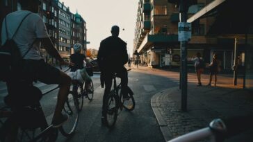 Seguridad al andar en bicicleta en el campus: consejos para ciclistas universitarios