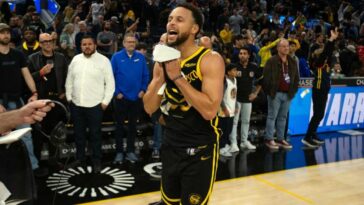 Stephen Curry de los Warriors se vuelve loco en una emotiva ráfaga en el último cuarto: "Ha tenido que cargar con este equipo"
