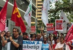 Trabajadores en huelga contra las privatizaciones en Sao Paulo
