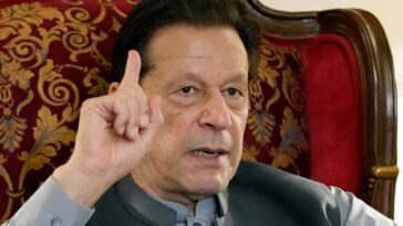 Tribunal de Pakistán acusa al ex primer ministro encarcelado Imran Khan en un caso de secretos de Estado