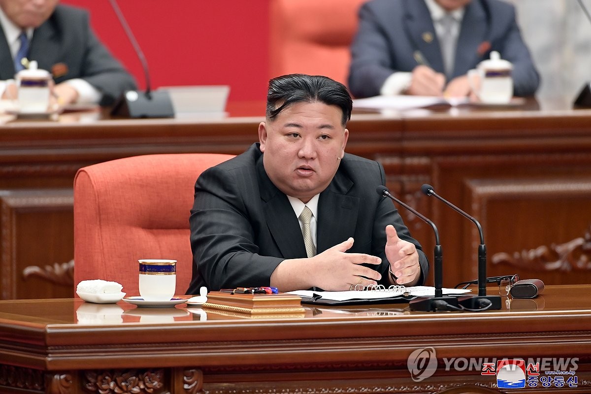 (LEAD) N.K. leader calls for defining S. Korea as 'No. 1 hostile country' in Constitution