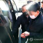 (LEAD) Police to decide whether to disclose identity of opposition lawmaker&apos;s assailant