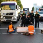 Alemania: Legislador ecologista atropellado por un coche durante una protesta climática