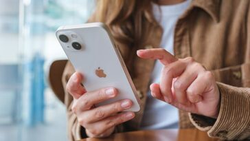 Apple ha provocado indignación al introducir tarifas de transacción que podrían costar más dinero a los usuarios de aplicaciones de iPhone y iPad (foto de archivo)
