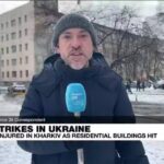 Ataques rusos matan a dos personas y hieren a varios en Kiev y Járkov