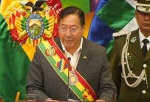 Bolivianos celebran 15 años de su Estado Plurinacional